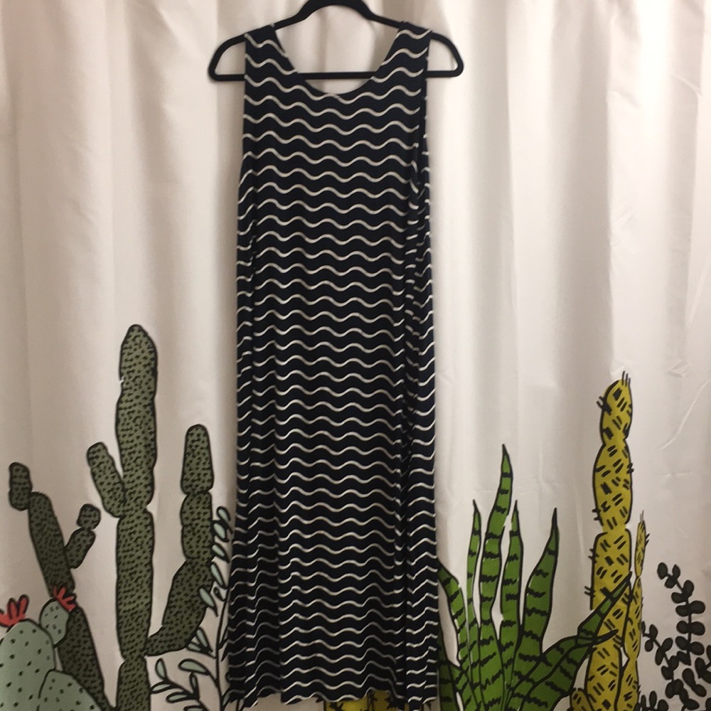 💎EUC💎Fighting Eel Dress Libra (White Baby Waves)